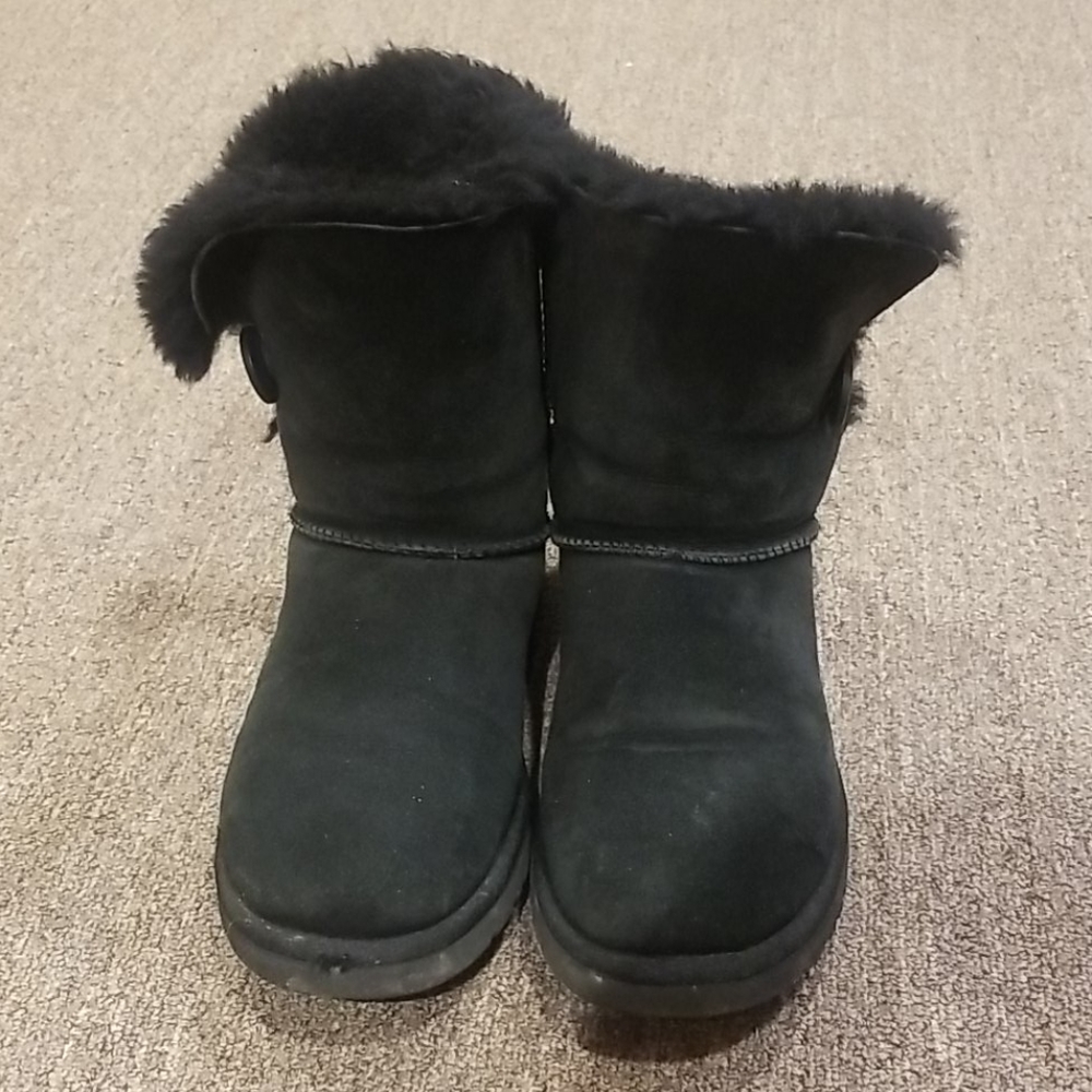 Ugg bailey buttons